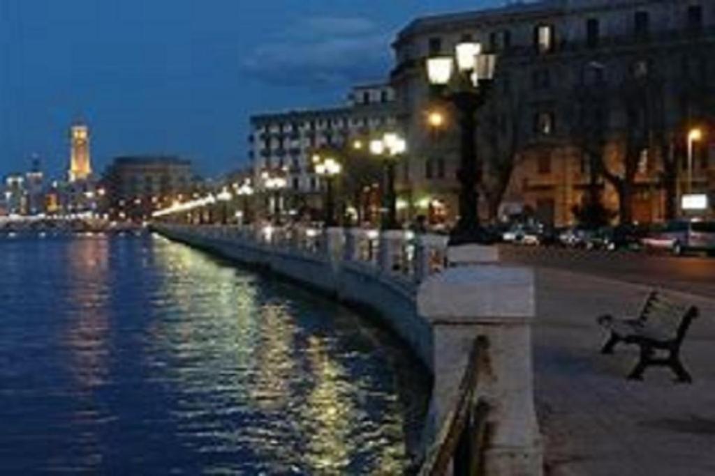 Residenza Trevisani Lägenhet Bari Exteriör bild